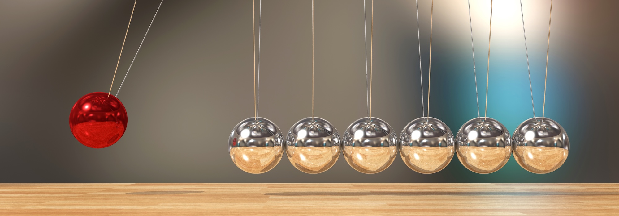 Balancing ball Newton's cradle pendulum